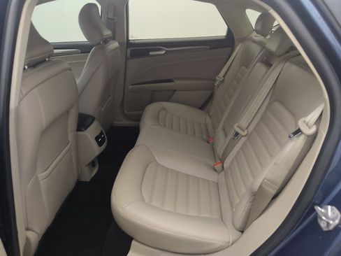 Used 2018 Ford Fusion SE w/ Fusion SE Technology Package FWD image 18