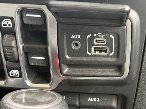 Used 2021 Jeep Wrangler Unlimited Sport AWD/4WD image 9