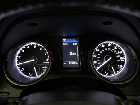 Used 2023 Toyota Camry SE FWD image 18