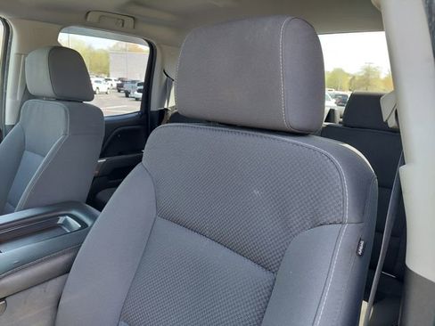 Used 2019 Chevrolet Silverado 1500 LT image 24