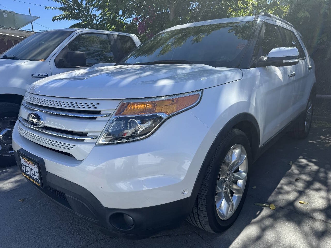 Used 2014 Ford Explorer Limited w/ Equipment Group 302A FWD image 2