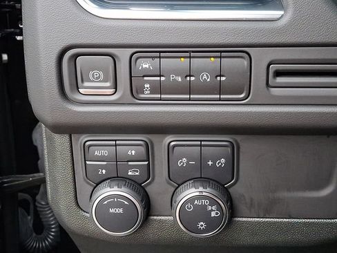 Used 2023 Chevrolet Tahoe LS AWD/4WD image 36