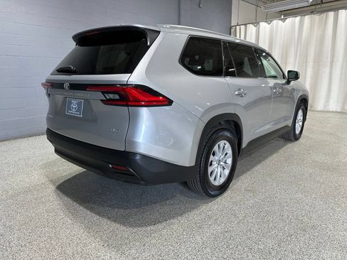 Certified 2024 Toyota Grand Highlander AWD Hybrid image 4