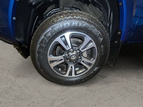 Used 2017 Toyota Tacoma TRD Sport w/ Tow Package AWD/4WD image 14