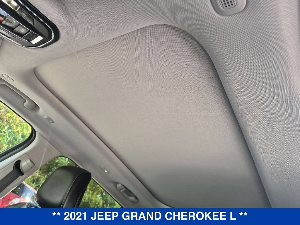 Used 2021 Jeep Grand Cherokee L Limited AWD/4WD image 16