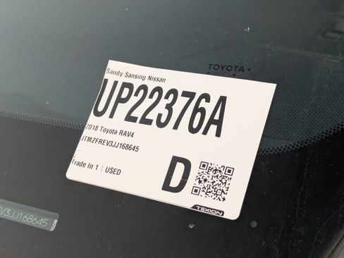 Used 2018 Toyota RAV4 LE image 6