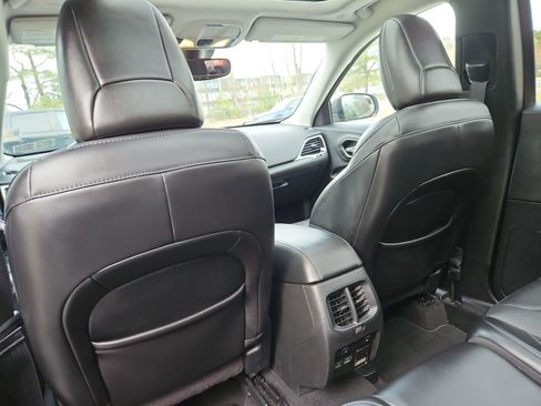 Used 2021 Jeep Cherokee Limited w/ Elite Package image 20