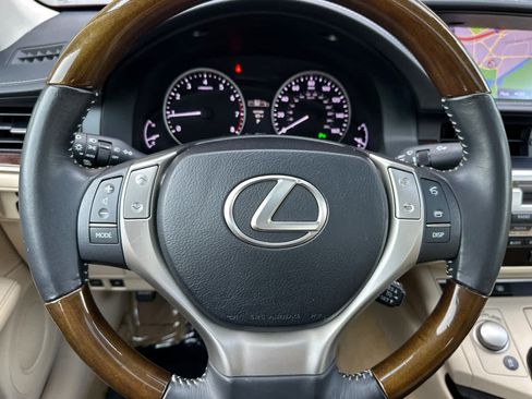 Used 2013 Lexus ES 350 w/ Luxury Pkg FWD image 23