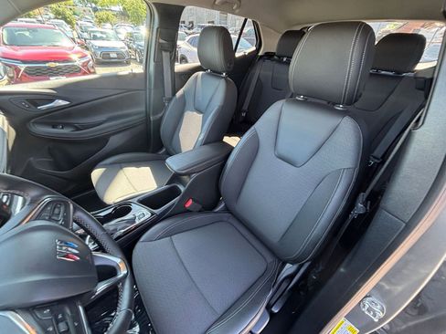 Used 2025 Buick Encore GX Preferred FWD image 35