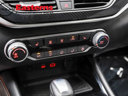 Used 2023 Nissan Altima 2.5 SR w/ SR Premium Package FWD image 19