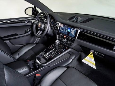 New 2026 Porsche Macan image 14