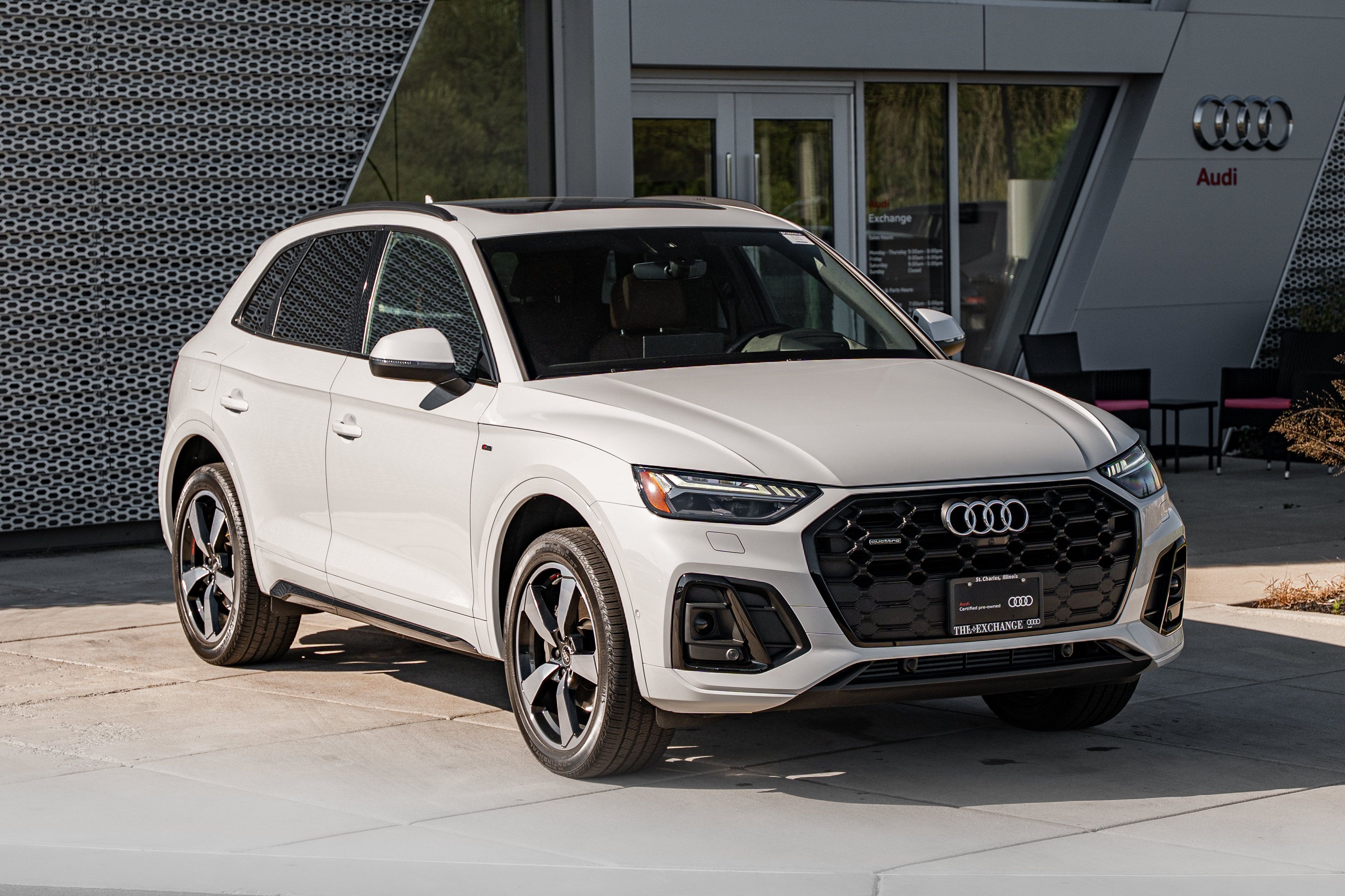 Certified 2023 Audi Q5 2.0T Prestige w/ Prestige Package AWD/4WD image 2