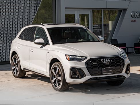 Certified 2023 Audi Q5 2.0T Prestige w/ Prestige Package AWD/4WD image 2