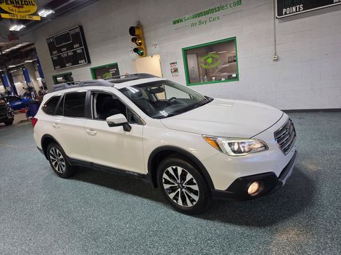 Used 2016 Subaru Outback 2.5i Limited AWD/4WD image 4