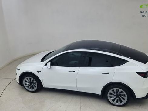 Used 2026 Tesla Model Y Long Range RWD image 77