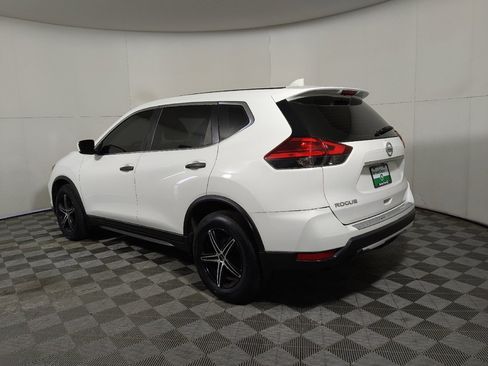 Used 2017 Nissan Rogue S FWD image 3