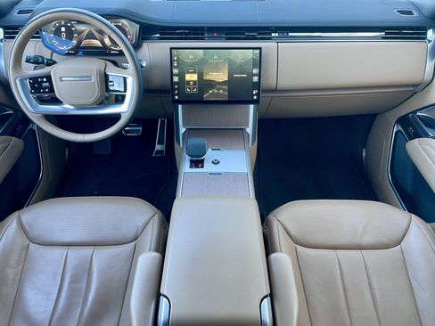 Certified 2024 Land Rover Range Rover Long Wheelbase SE image 16