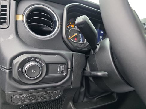 New 2026 Jeep Wrangler Unlimited Sahara AWD/4WD image 20