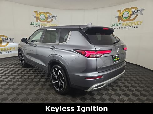 Used 2024 Mitsubishi Outlander SE image 6