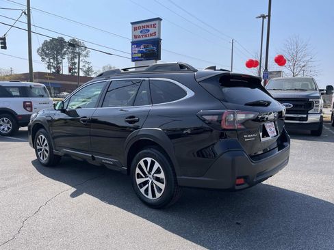 Used 2023 Subaru Outback Premium image 6