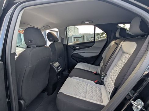 Used 2022 Chevrolet Equinox LS w/ LS Convenience Package FWD image 12