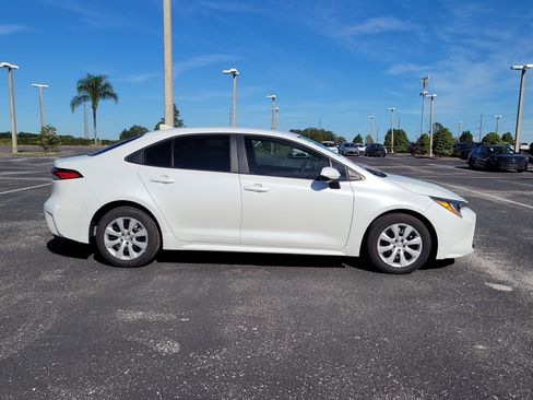 Certified 2025 Toyota Corolla LE image 8