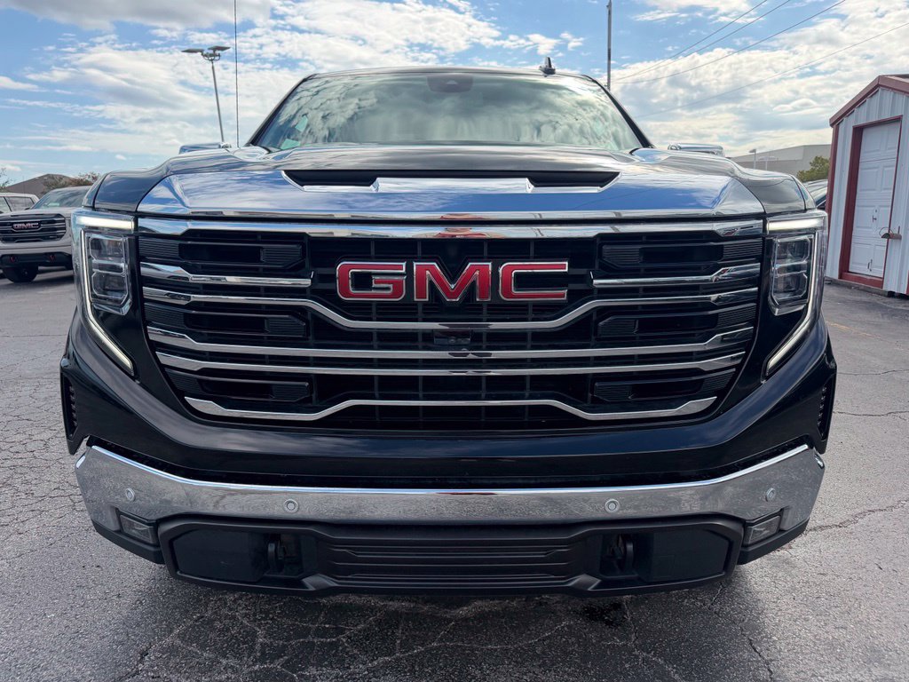 Used 2024 GMC Sierra 1500 SLT w/ SLT Premium Plus Package AWD/4WD image 8