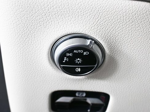 Certified 2024 Mercedes-Benz GLC 300 4MATIC image 9
