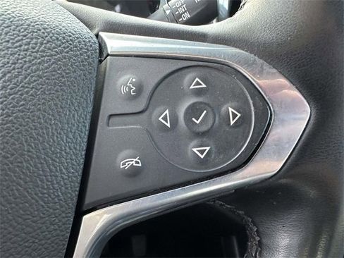 Certified 2023 Chevrolet Traverse LT w/ Rear Camera Mirror Package image 32