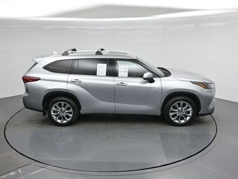 Used 2022 Toyota Highlander Limited image 40