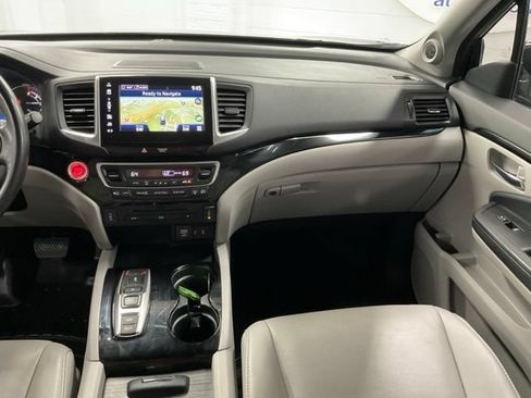 Certified 2017 Honda Pilot Touring image 21