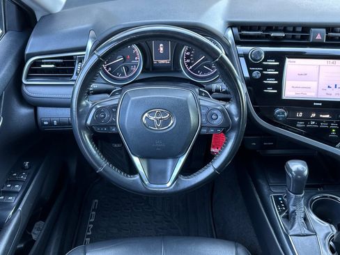 Used 2020 Toyota Camry SE image 16