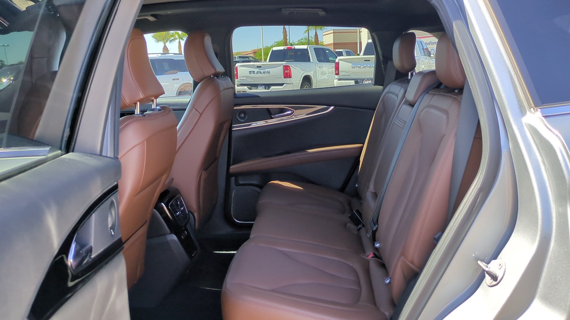 Used 2022 Lincoln Nautilus Reserve w/ Equipment Group 201A FWD image 21
