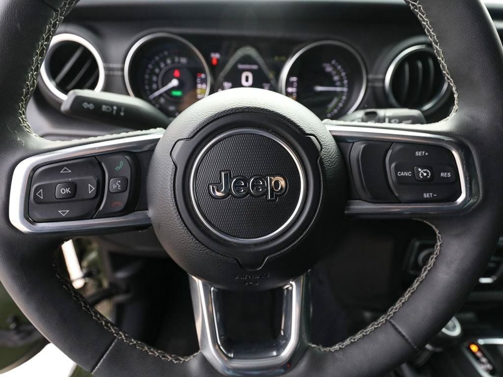 Used 2023 Jeep Wrangler Unlimited Sahara w/ Cold Weather Group AWD/4WD image 16