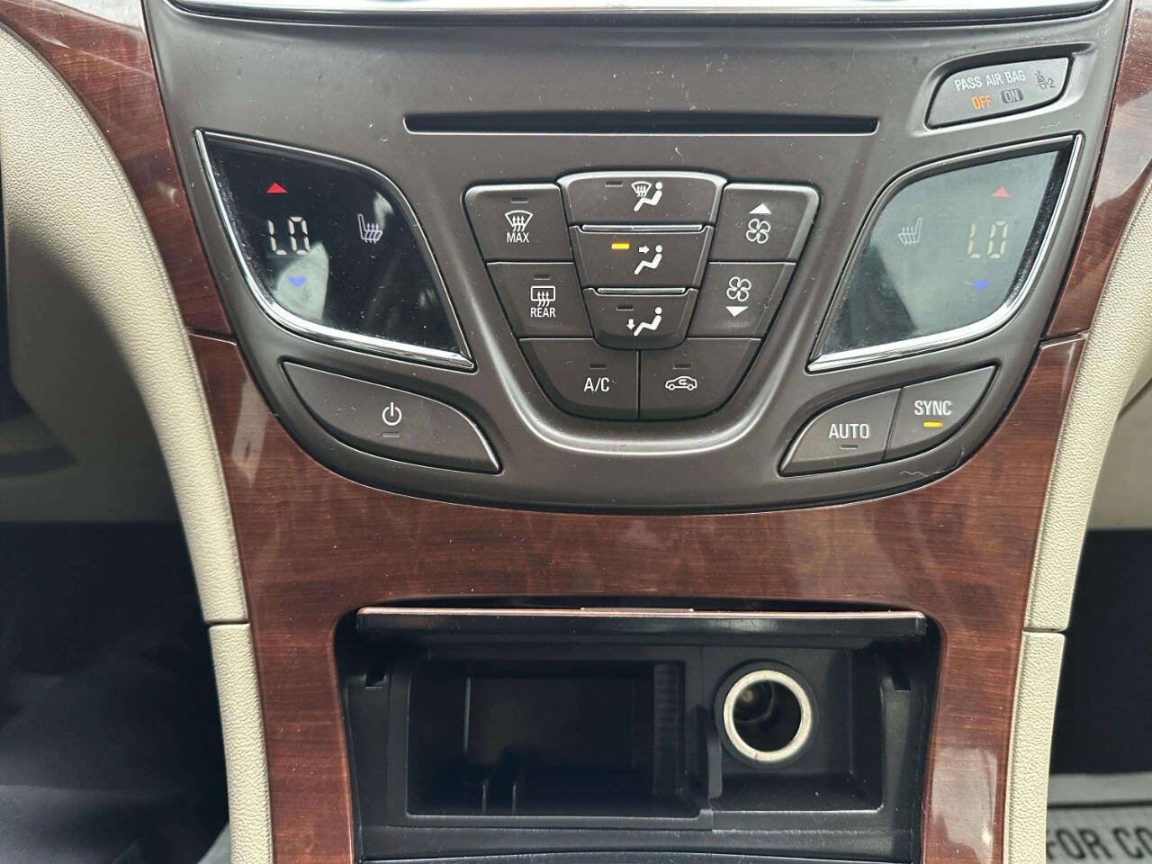 Used 2014 Buick Regal FWD image 33