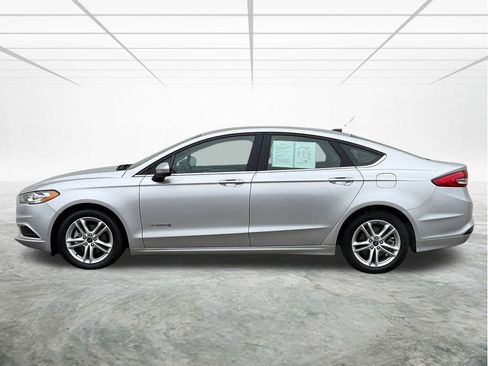 Used 2018 Ford Fusion S image 2