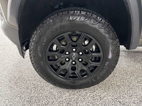 Used 2023 Chevrolet Colorado Trail Boss w/ Technology Package image 16