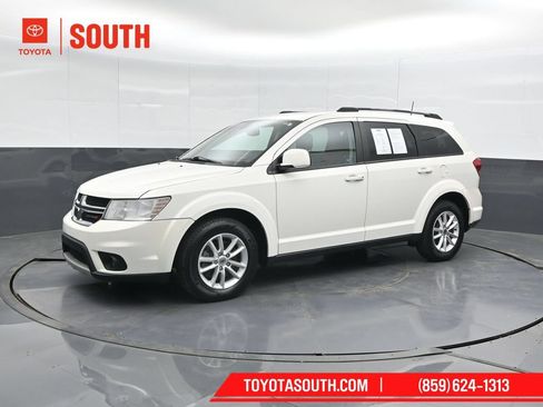 Used 2019 Dodge Journey SE FWD image 6