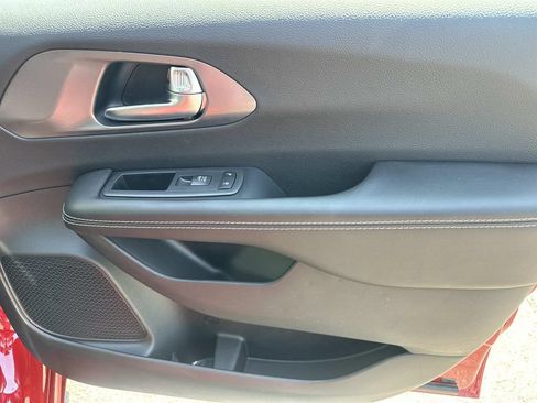 New 2026 Chrysler Pacifica Select w/ S Appearance Package FWD image 13