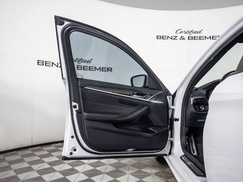 Used 2022 BMW 530i w/ M Sport Package image 21