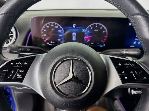 Used 2024 Mercedes-Benz GLB 250 4MATIC image 16