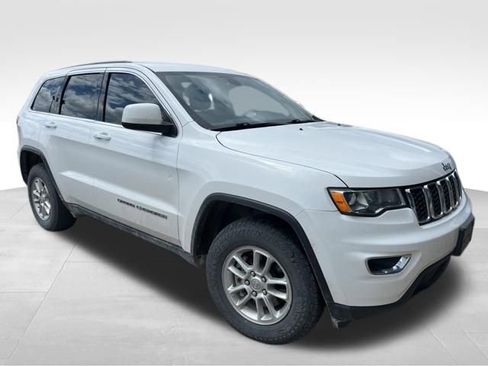 Used 2019 Jeep Grand Cherokee Laredo AWD/4WD image 11