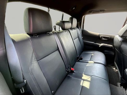 Used 2022 Toyota Tacoma TRD Sport w/ TRD Premium Sport Package image 25