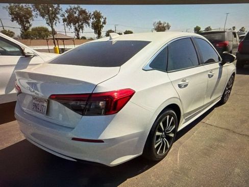 Used 2024 Honda Civic EX image 3