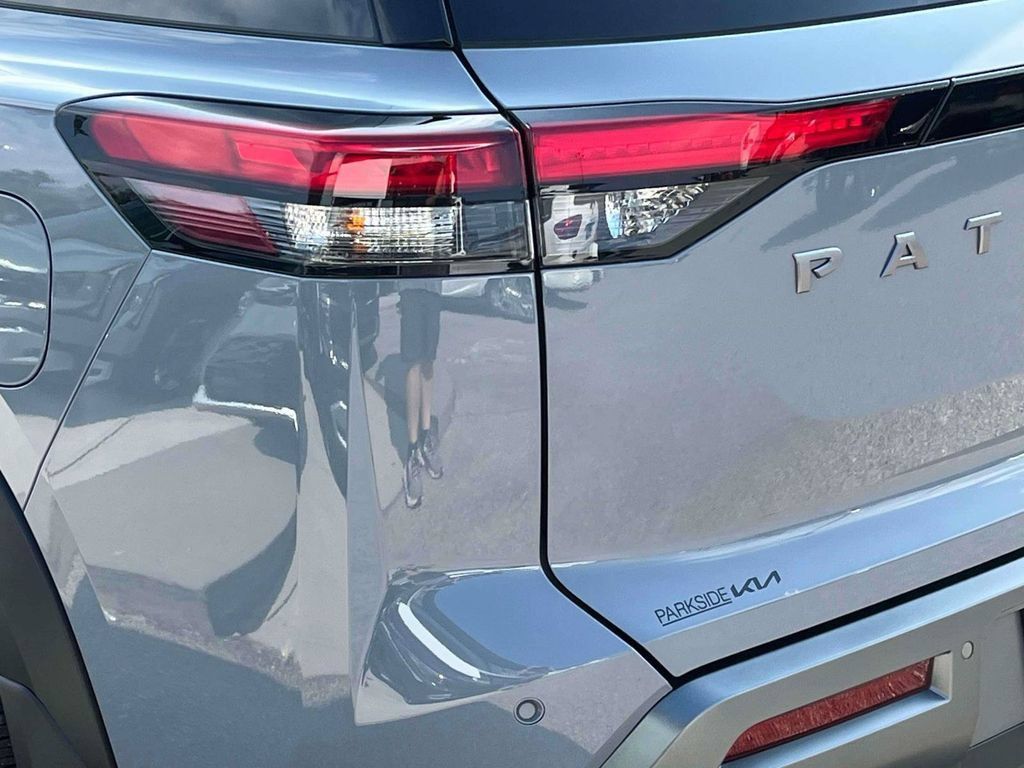 Used 2026 Nissan Pathfinder Platinum FWD image 38