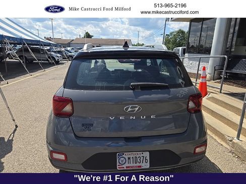 Used 2022 Hyundai Venue Limited w/ Cargo Package FWD image 5