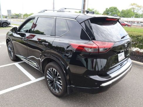 Certified 2025 Nissan Rogue Platinum FWD image 8