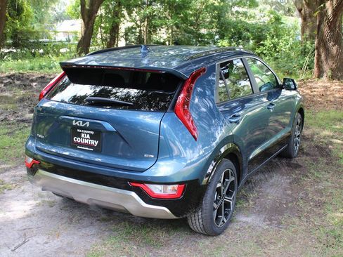 New 2025 Kia Niro EX Touring image 7