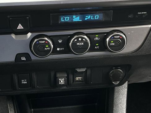 Used 2022 Toyota Tacoma SR5 image 18