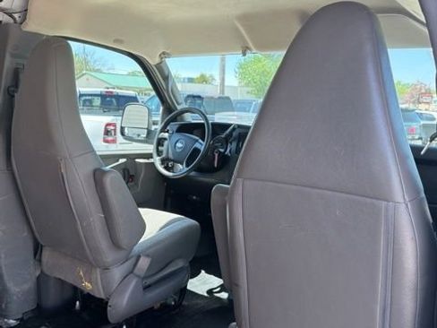 Used 2016 Chevrolet Express 2500 Extended RWD image 22